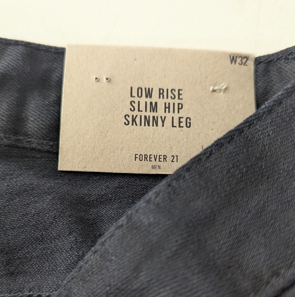 NWT Forever 21 Mens Slim Fit Distressed Jeans Black Zipper Detail Size 32x32 NWT - Picture 4 of 12